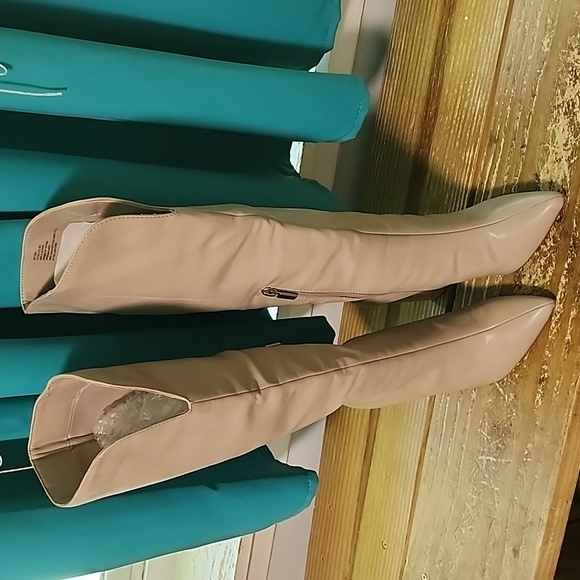 Mattison size 6 excellent condition only tried on and walked around the house. - Picture 2 of 5